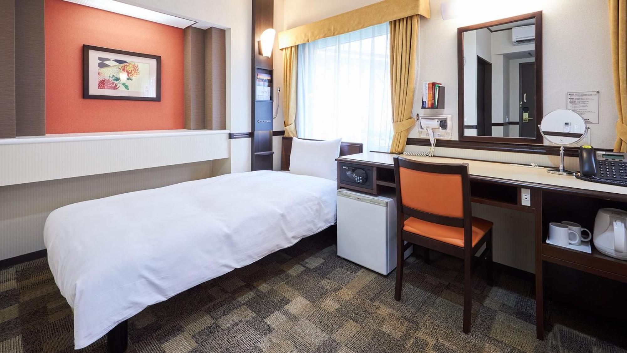 Toyoko Inn Kintetsu Yokkaichi Eki Kita Guchi Номер фото