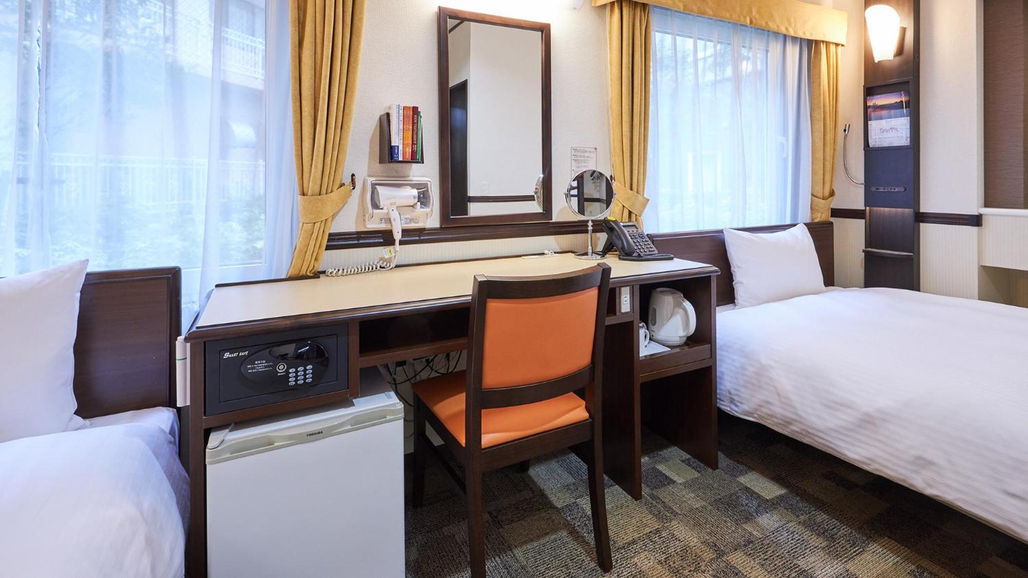 Toyoko Inn Kintetsu Yokkaichi Eki Kita Guchi Номер фото